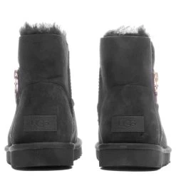 Ugg Women's Bailey Zip Mini Boot - Black 9 Ugg Women's Bailey Zip Mini Boot - Black -Ugg UGG Women s Bailey Zip Mini Boot Black 1112481 BLK 12 03 22 Feature JM 6