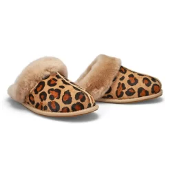 Ugg Womens Scuffette II Spotty Sheepskin Slipper 9 Ugg Womens Scuffette II Spotty Sheepskin Slipper -Ugg https3A2F2Fwww.softmoc.com2FItems2Fimages2F1130886 NAT XX4.jpg 640x